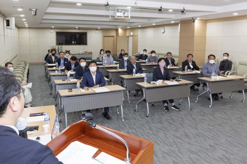 경북도의회 예결특위, 내년도 예산안 심의 위해 팔 걷어 붙여