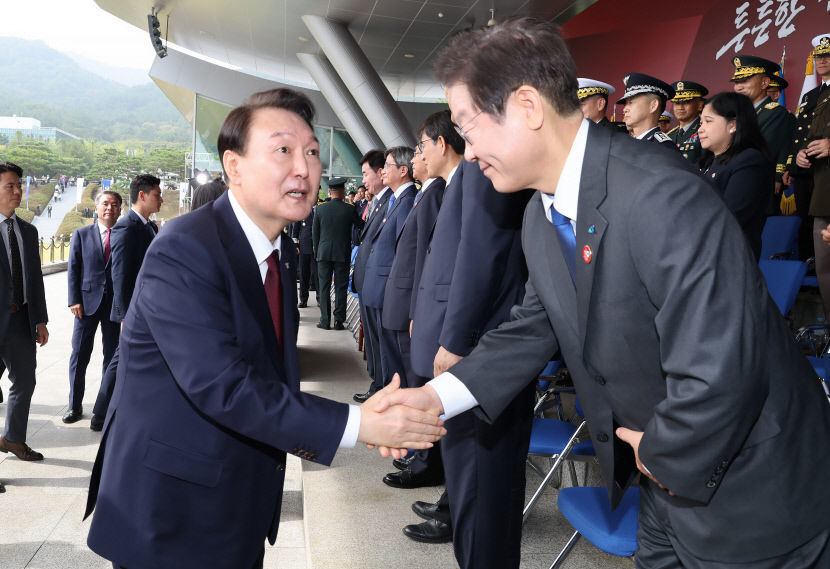 尹대통령 北 핵사용 기도 시 압도적 대응 경고…고위력 미사일도 공개