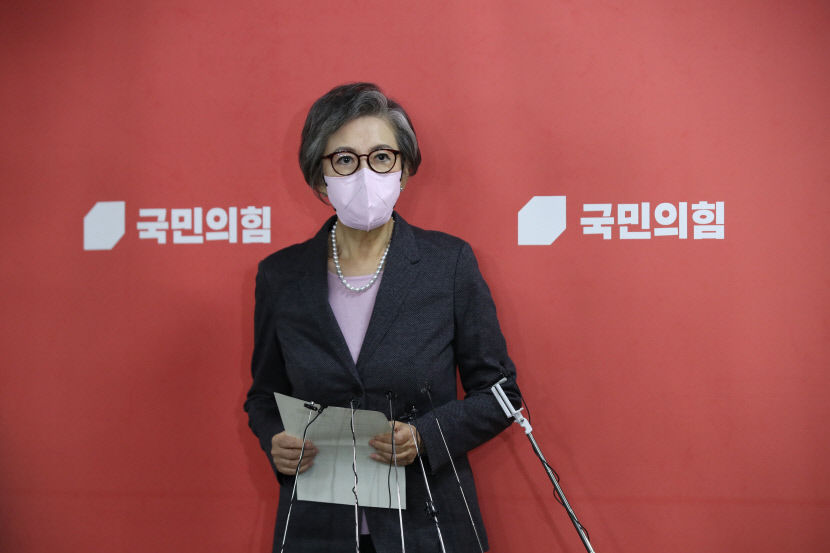 국민의힘 윤리위, 이준석 당원권 정지 1년 추가 징계…권성동은 경고