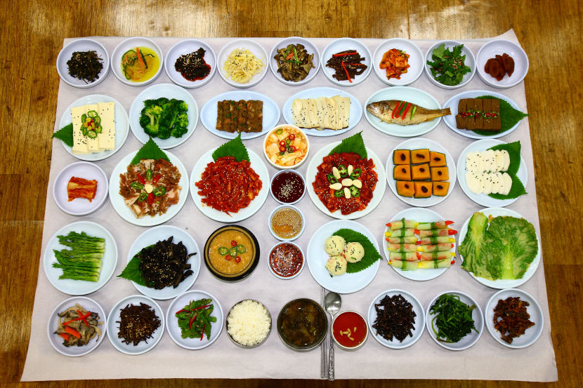 [김천 맛집] 건강식 한상 상다리 부러질 듯…김천 황악산 산채정식