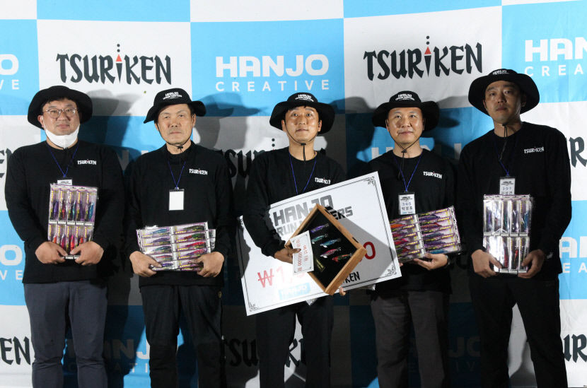 [김동욱의 낚시시대/손맛] 2022 한조 팁런 마스터스 무늬 오징어 에깅 3차 예선…통영 삼덕항 50여명 각축전, 10마리 낚으며 결승행 티켓