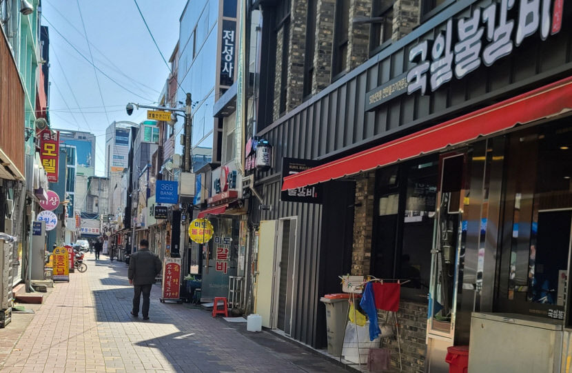 [위클리포유 커버 스토리-김영복·이춘호 한식 삼천리] 불고기 이야기(2) 대구 갈비문화 연 진갈비…새로운 맛 몰고온 연탄석쇠돼지불고기