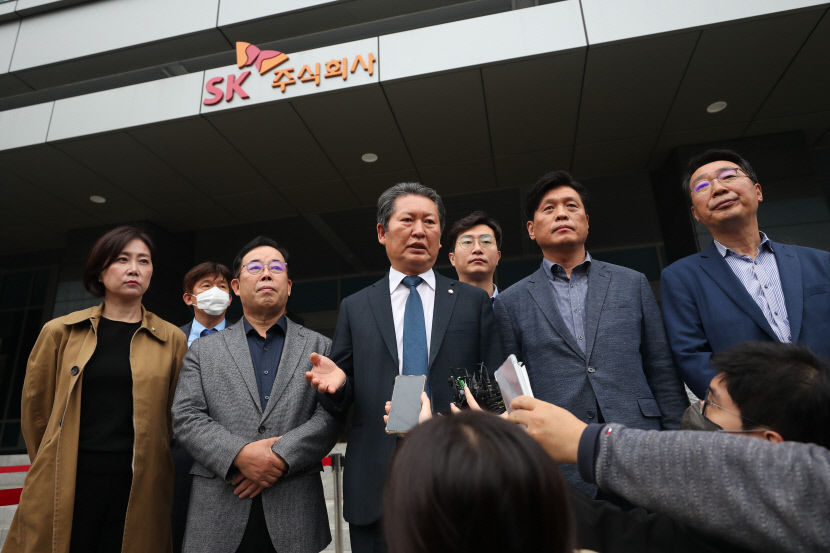 카카오 장애 사태에 尹 상황실 장관 주재로 격상해 지휘하기 바란다...여야도 대응나서