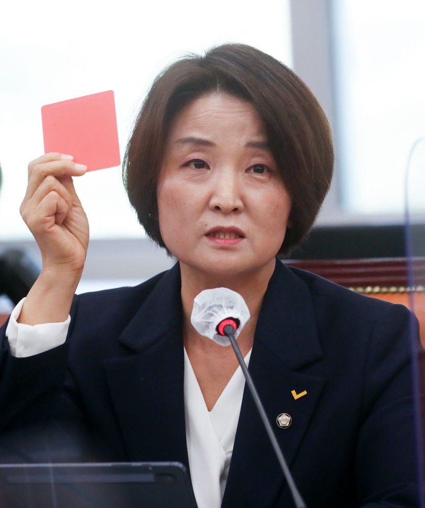 올해 국감도 민생보단 정쟁만 난무. 남은 일정도 충돌 계속될 듯