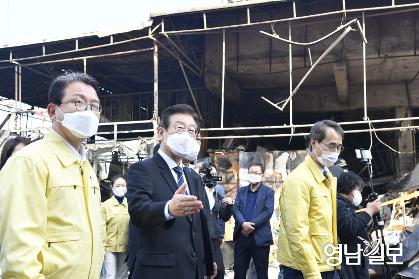 [포토뉴스] 화재 매천시장 찾은 이재명 대표