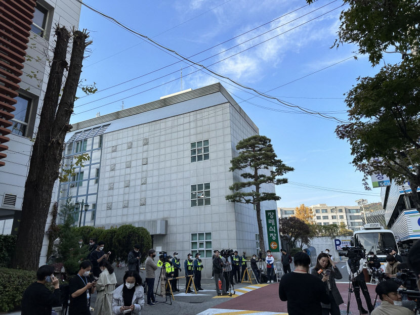 [이태원 참사] 순천향대 서울병원 등 장례식장, 유가족 울음소리 절규 가득