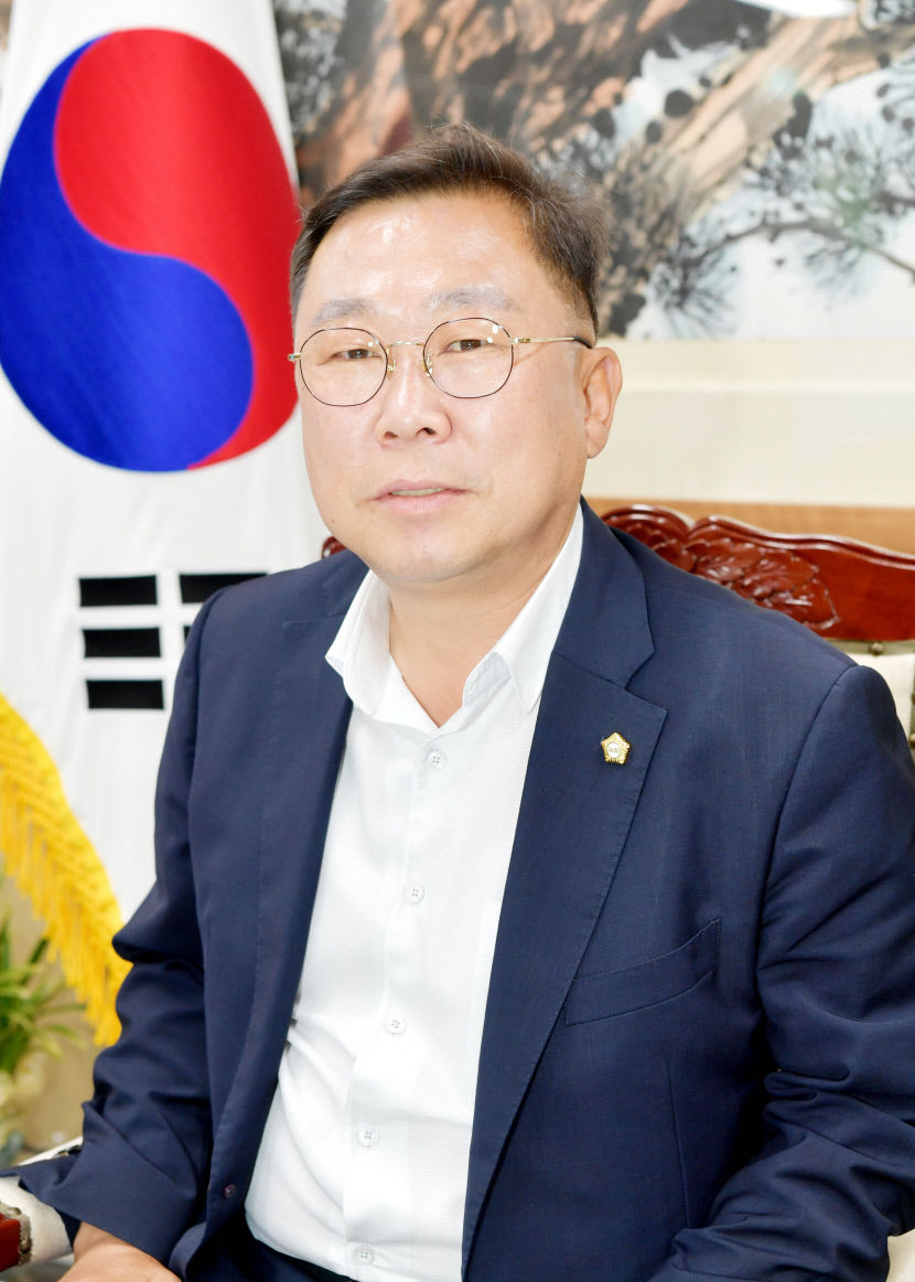 [경북 시·군의회 의장에게 듣는다] 황재용 문경시의회 의장 능력있는 의회 만들기위한 다각적 노력 기울일 것