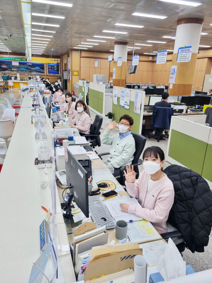 안동시 종합민원실, 산뜻한 새 민원복 입고 새로운 분위기 연출