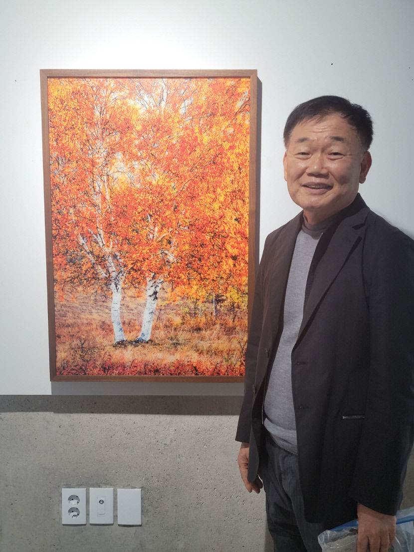 화선지 같은 자작나무가 들려주는 감동의 이야기...이만우 사진가 자작展