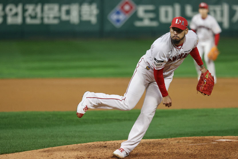 키움 타선 꽁꽁 묶은 천적 폰트...SSG, KS 1승 1패 균형 맞췄다