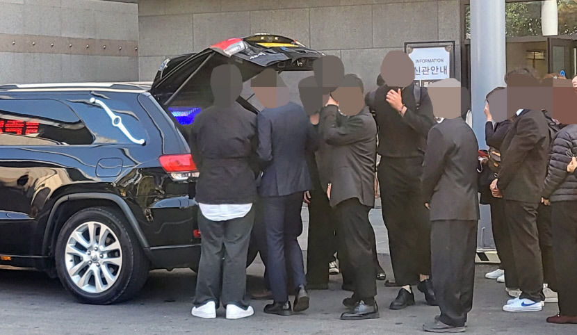 내 딸로 태어나 줘서 고맙다, 더 잘해 주지 못해 미안하다 대구 희생자 눈물의 발인