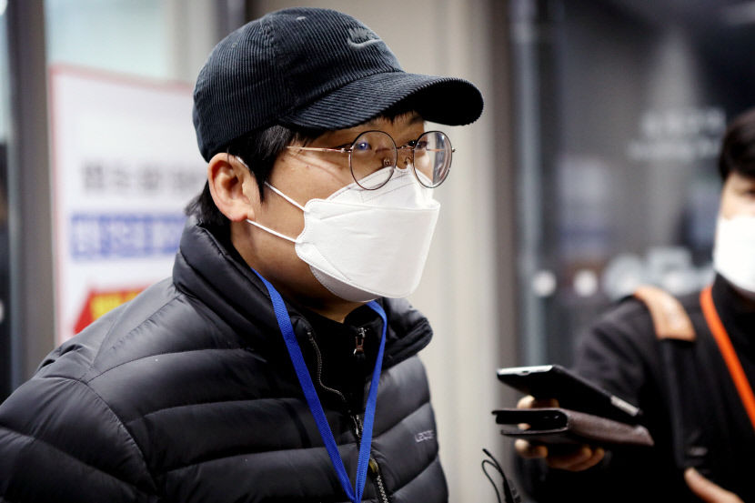 광산 매몰 구조 박모씨 아들 근형씨 일 미루고 당분간 아버지와 함께 하는 시간