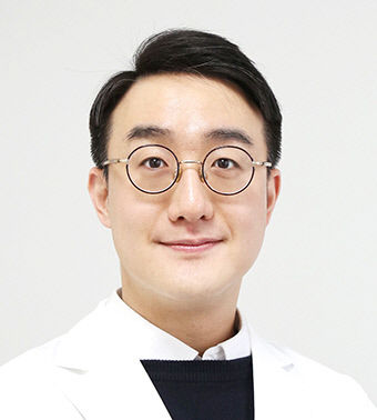 [전문의에게 듣는다] 탈모, 약 먹거나 바르는 게 가성비 제일 좋다