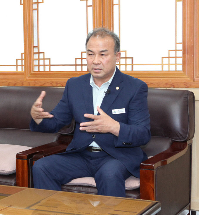 [경북 시군의회 의장에게 듣는다] 최병욱 예천군의회 의장 주민이 주인인 지방자치 실현하겠다