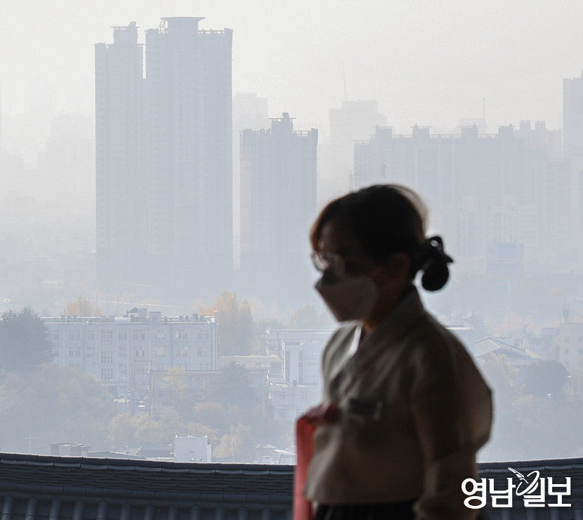 [포토뉴스] 미세먼지로 뒤덮인 대구