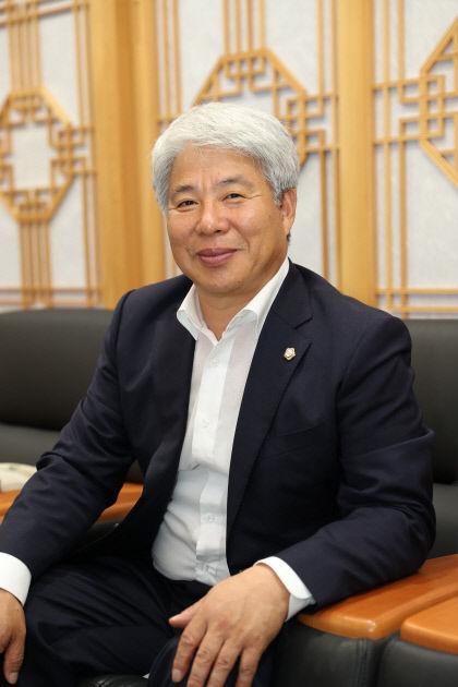 포항시의회 백인규 의장 시민 여러분께 힘이 되는 의회가 되겠다