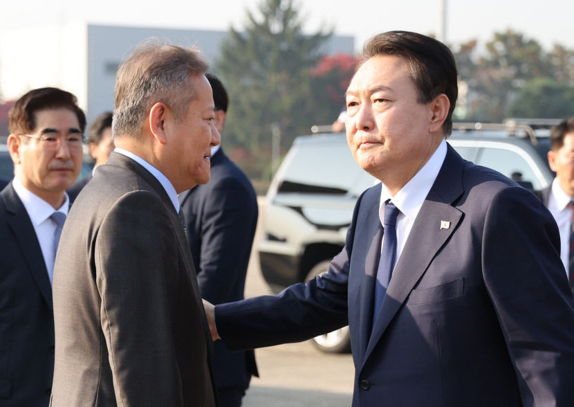 尹대통령 캄보디아로 출국 4박6일 순방길 올라…성과 나오도록 최선