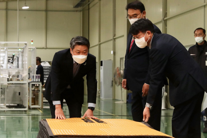 김학도 중진공 이사장, 대구 의료헬스케어 강소기업 쓰리에이치 방문