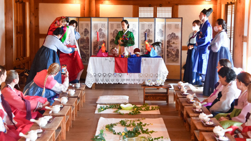 [포토뉴스] 전쟁 중에도 방한해 전통문화 배우는 우크라이나 한국어선생님들