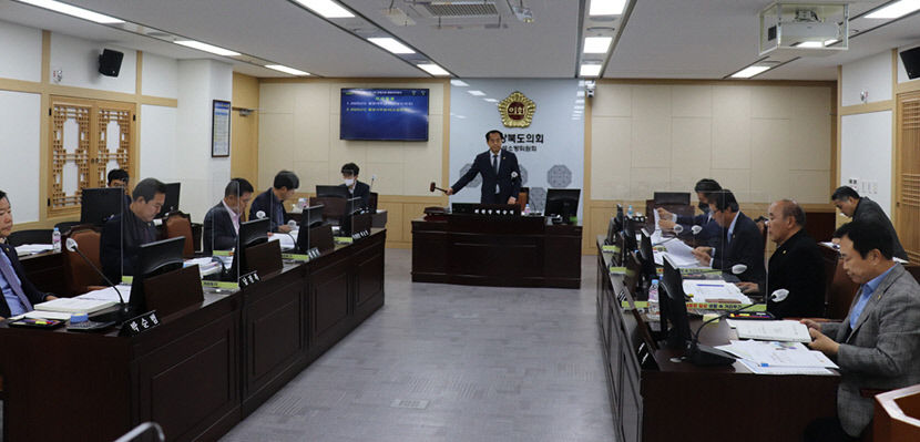 신공항특별법 연내 통과 경북도 사활 걸라 경북도의회, 행정사무감사서 질타