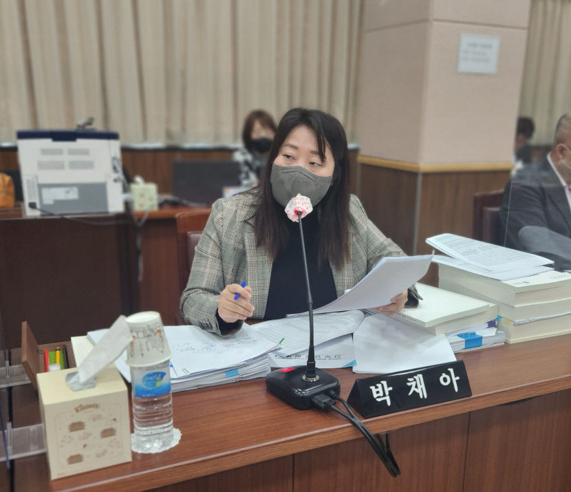 기간제 교사 비율·업무 지침 제대로 안 지켜져 경북도의회 박채아 의원 송곳 질의