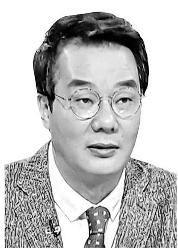 [송국건정치칼럼] 전직 대통령의 자기중심적 분노