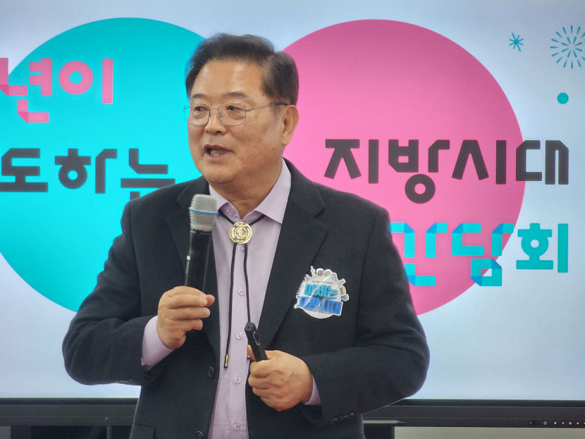 TK청년 만난 이철우·우동기…앞으로는 지방에서 기회 찾아야