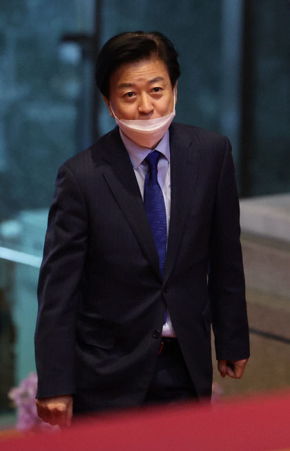 국회에 민주당 노웅래 의원 체포동의안 접수