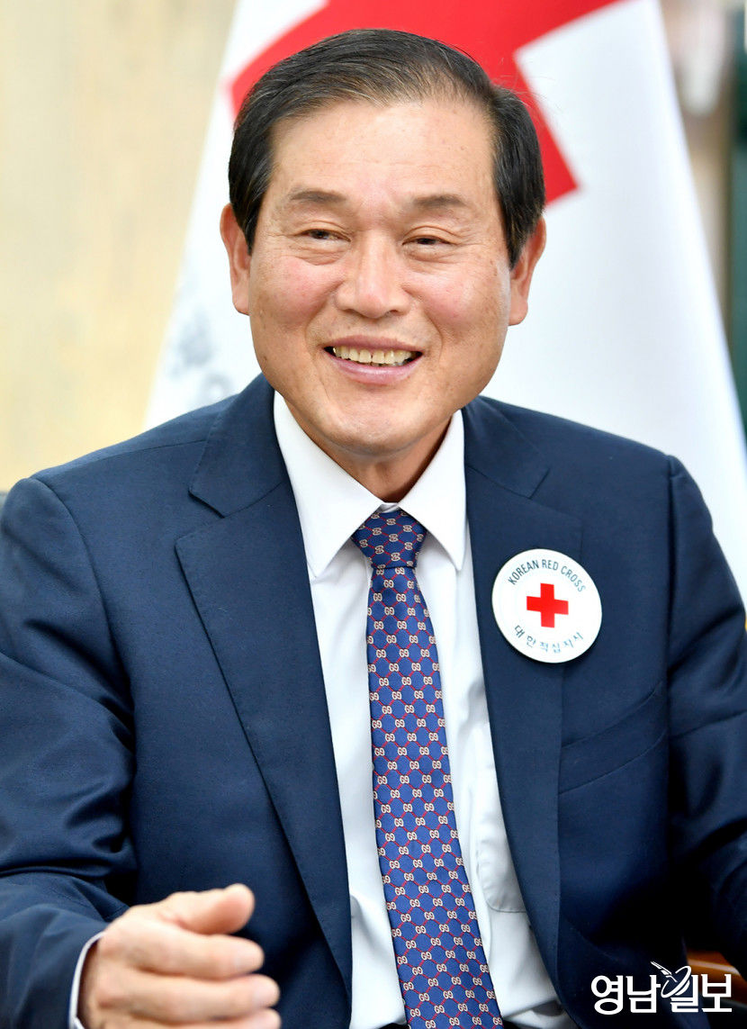 박명수 대구 적십자사 회장 취임 6개월 청소년 장학사업 늘려 취약층 등 지원