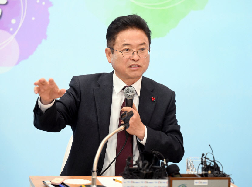 이철우 100% 당원투표로 당 대표 선출하는 게 맞아