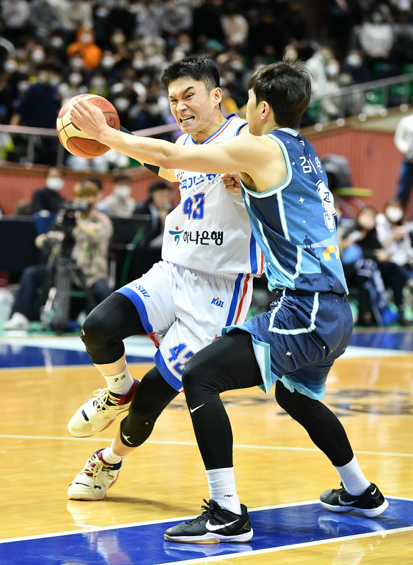 6연패 가스公, 다시 최하위 추락…KCC전 73-82 패배