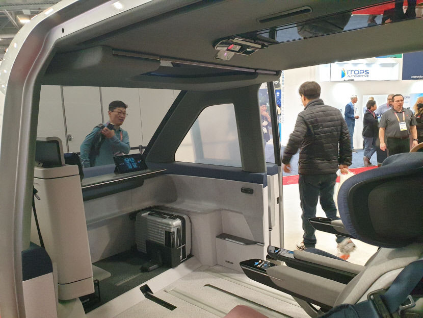[CES 2023 현장에서] 세계 최대 모터쇼로 변모한 모빌리티 전시장…자율주행·전기차·운송솔루션 등 첨단기술 각축장