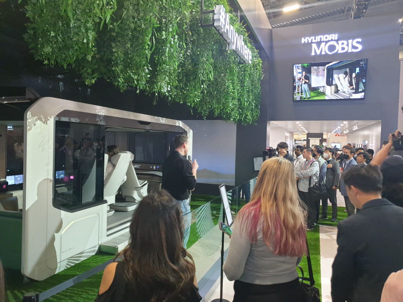 [CES 2023 현장에서] 세계 최대 모터쇼로 변모한 모빌리티 전시장…자율주행·전기차·운송솔루션 등 첨단기술 각축장