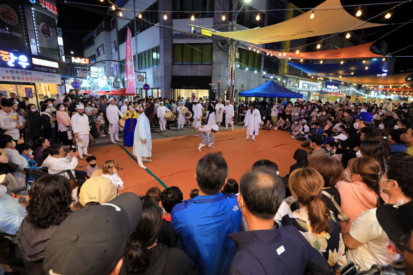 안동시, 특색 있는 사계절 축제로 관광객 맞는다