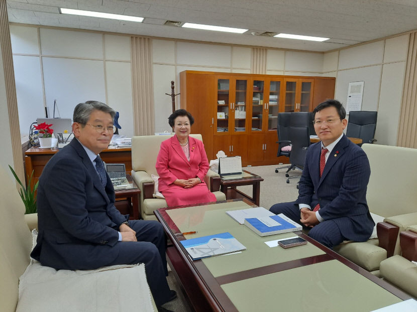김형동 의원-이배용 국가교육위원장, 국립안동대 공공의대 설립 논의