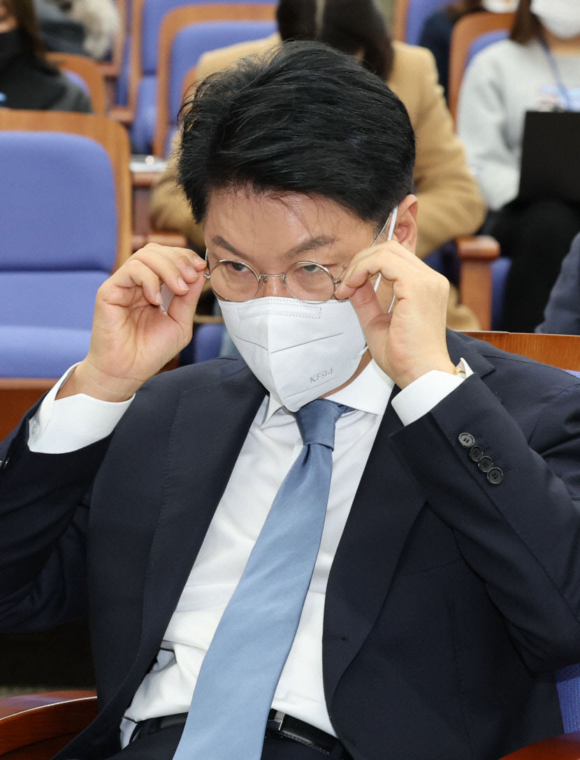 尹대통령, 나경원 사표 수리 아닌 해임…장제원 친윤 가장한 반윤 맹폭