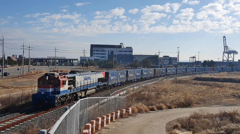 영일만항 인입 철도 운행 재개, 영일만항 물동량 회복 신호탄