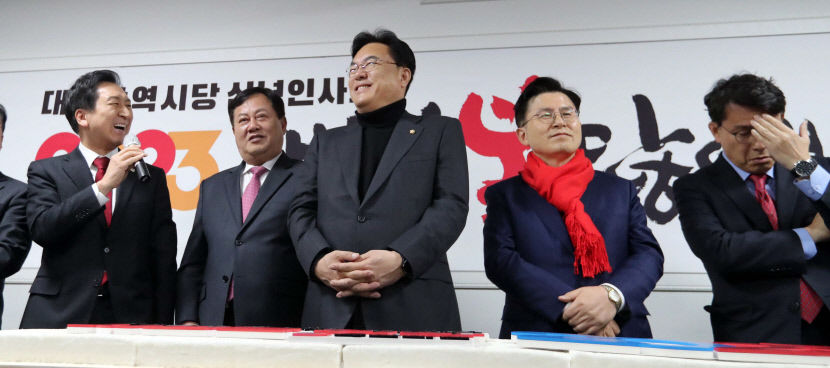 해임 파문 관련으로 십자포화 나경원 전 의원 잠행