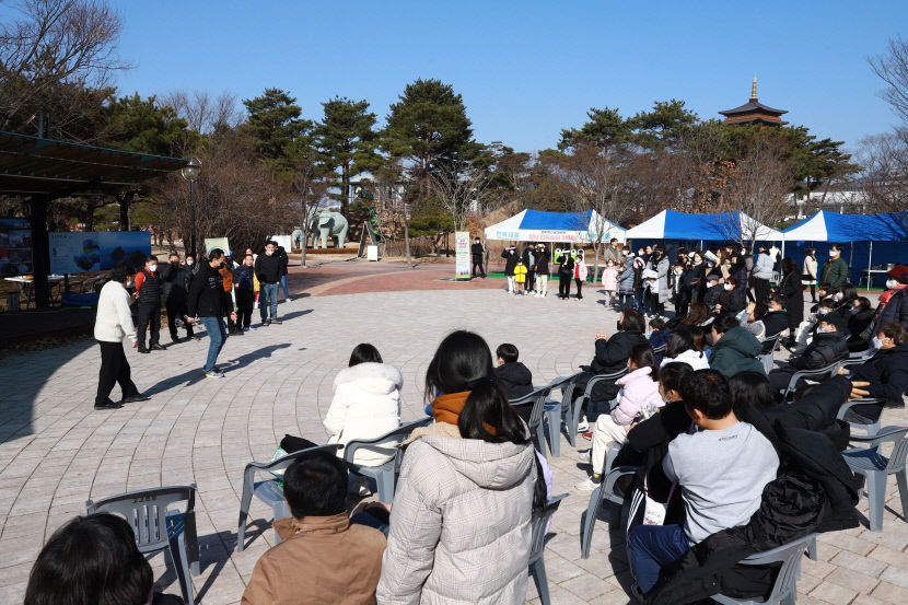[포토뉴스] 경주엑스포에서 한복 입고 윷이요!