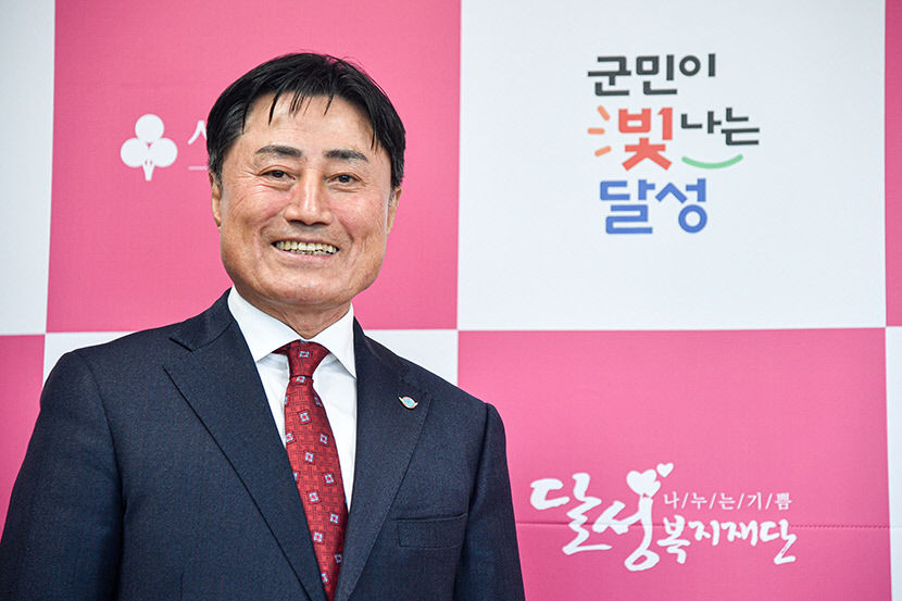 [토크 人사이드] 강성환 대구 달성복지재단 이사장 이웃집 굴뚝 살피며 음식 나눴듯 더 촘촘한 복지망으로 사각 줄일 것