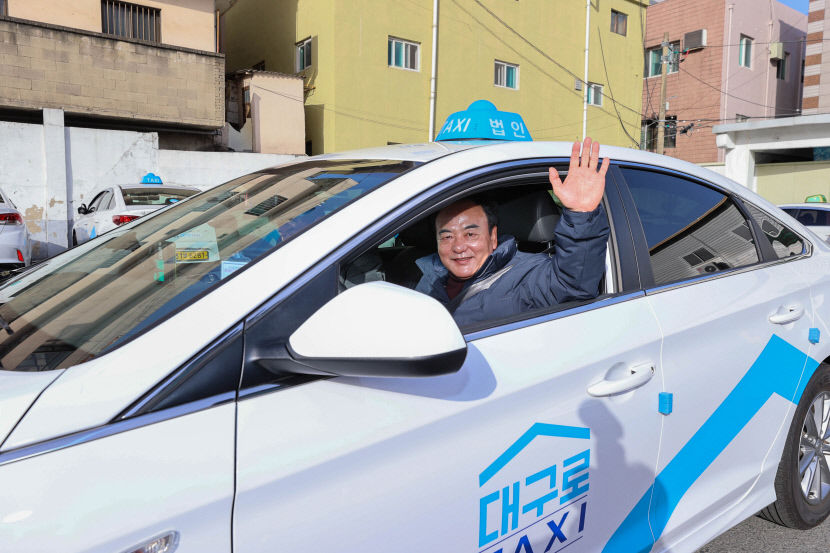 어디로 모실까요? 이만규 대구시의장, 일일 택시기사 체험 나서