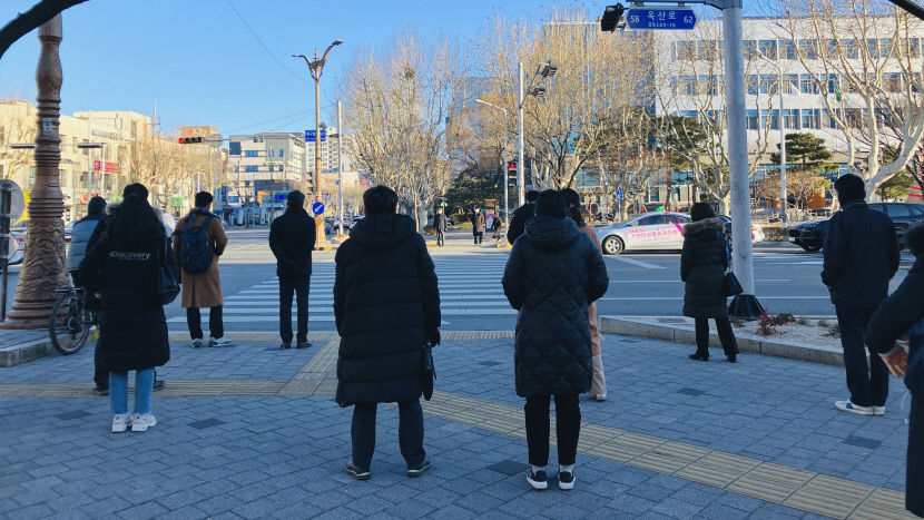 역대급 동장군에 대구경북 체감온도 영하 20℃ 전후…출근길 시민들 중무장