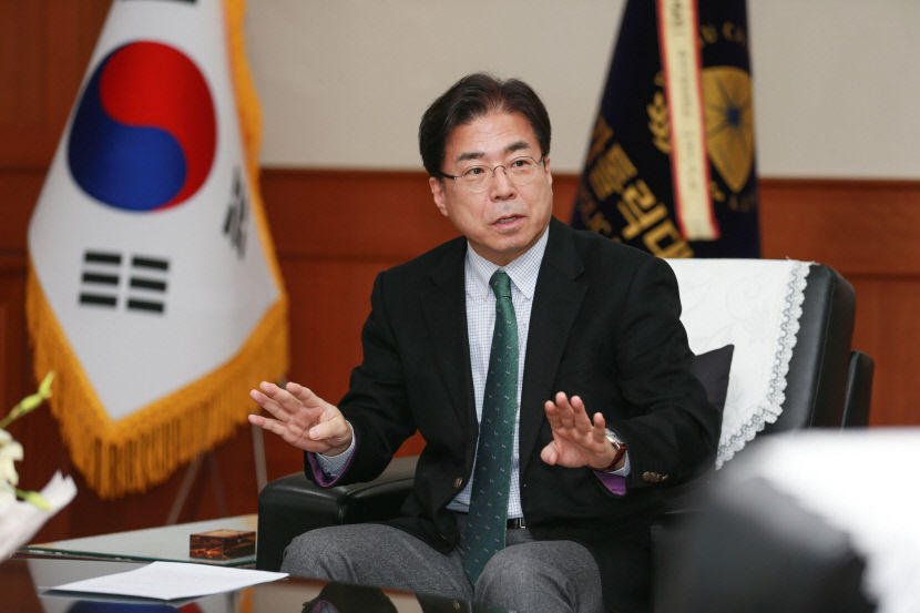 [인터뷰] 성한기 대구가톨릭대 총장 선후배·지역사회 동행 시스템 구축해 대학 강점 강화하겠다