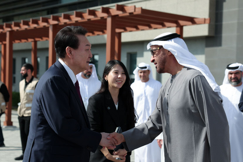 윤대통령, MB와 통화 UAE 순방 성과 공유…순방성과 결실위해 다양한 일정 예고