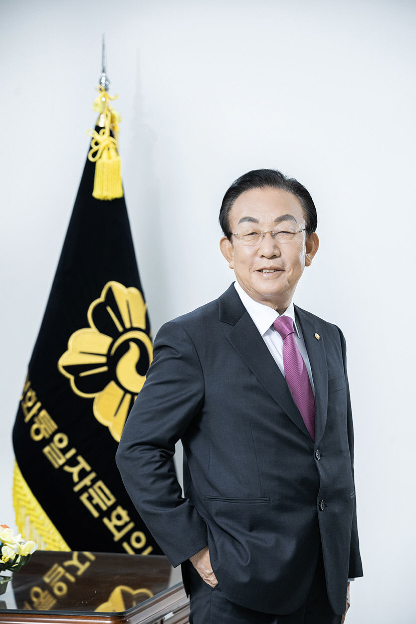 [출향 인사를 찾아서]구미 출신 김관용 민주평통 수석부의장 평화통일 기운이 들불 되도록 영남인들 뭉쳐 선도적 역할 해주길