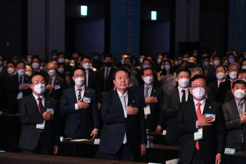 [출향 인사를 찾아서]구미 출신 김관용 민주평통 수석부의장 평화통일 기운이 들불 되도록 영남인들 뭉쳐 선도적 역할 해주길