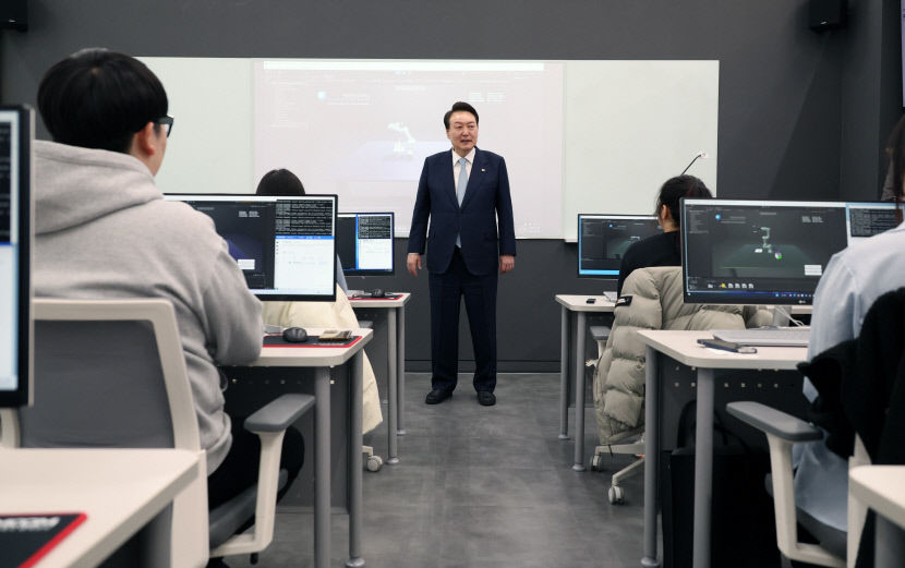 금오공대에서 인재육성 첫발 내딛은 尹 지역균형발전 핵심은 교육·지역대학