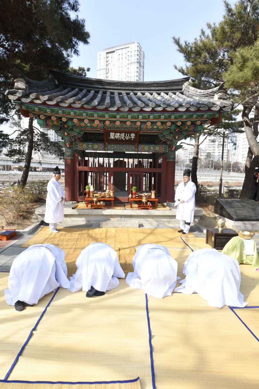 [포토뉴스] 민초를 위해 사재 털어 제방을 축조한 이서공 향사 봉행