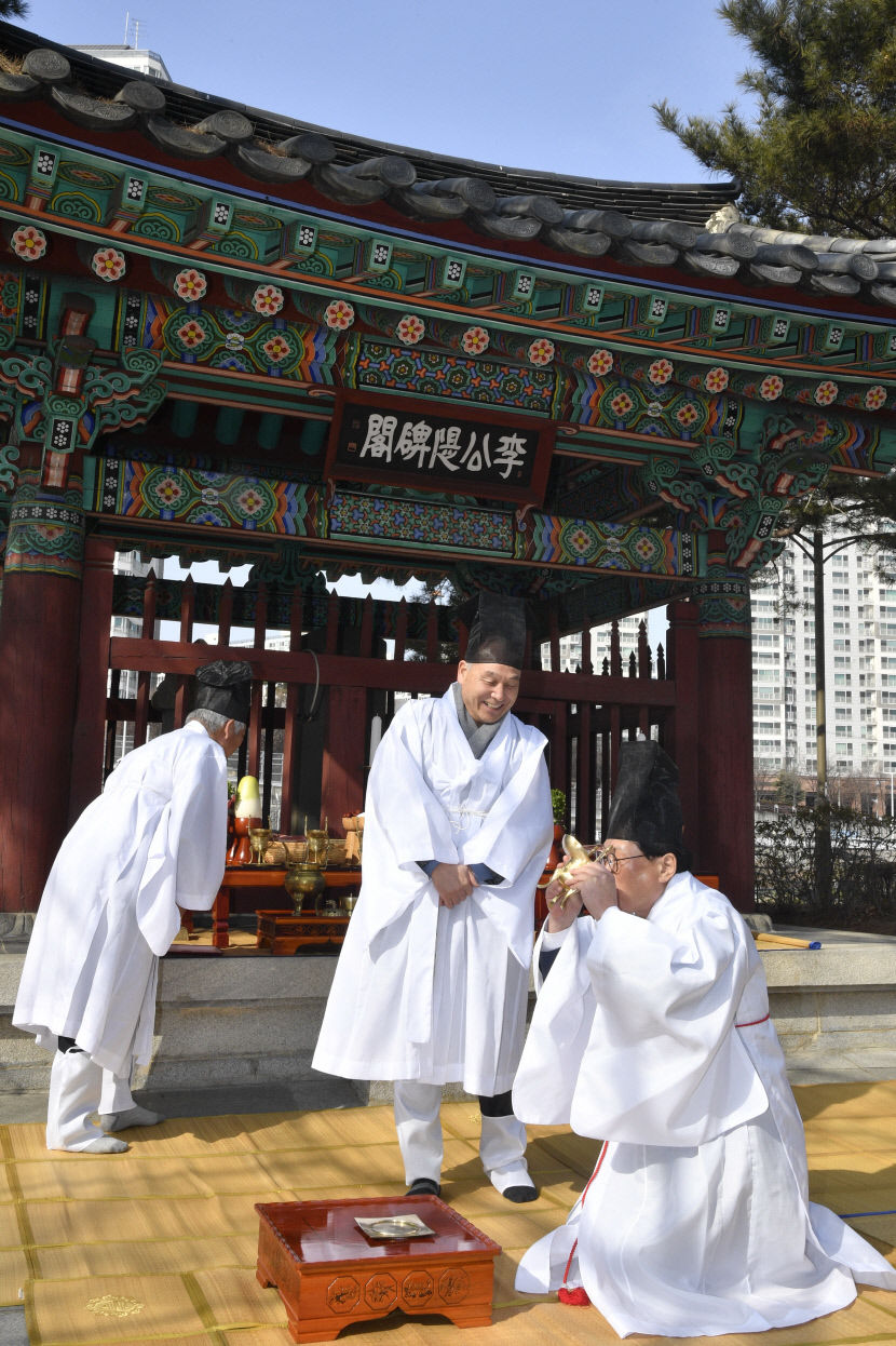 [포토뉴스] 민초를 위해 사재 털어 제방을 축조한 이서공 향사 봉행