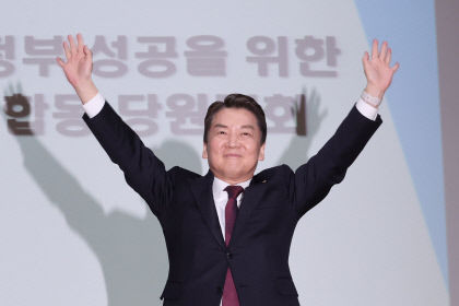 대통령 끌어들이지 말라 vs 선거개입…대통령실·안철수 정면 충돌